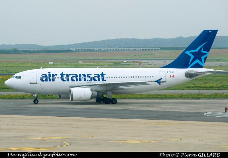 Pierre GILLARD: Air Transat &emdash; 2011-07718