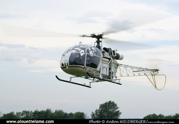 Pierre GILLARD: France - Private Helicopters - Hélicoptères privés &emdash; 005668