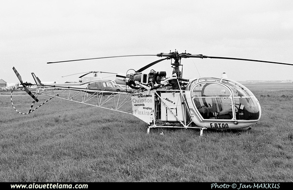 Pierre GILLARD: France - Private Helicopters - Hélicoptères privés &emdash; 005831