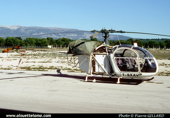 Pierre GILLARD: France - Private Helicopters - Hélicoptères privés &emdash; 006427