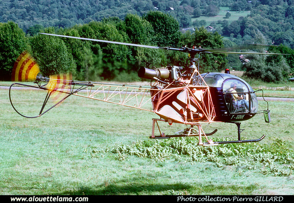 Pierre GILLARD: France - Private Helicopters - Hélicoptères privés &emdash; 006164