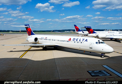 Pierre GILLARD: Delta Air Lines & Delta Connection &emdash; 2015-604133