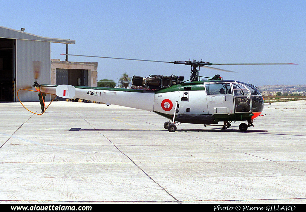 Pierre GILLARD: Malta - Armed Forces of Malta &emdash; 2000-033-1-09A