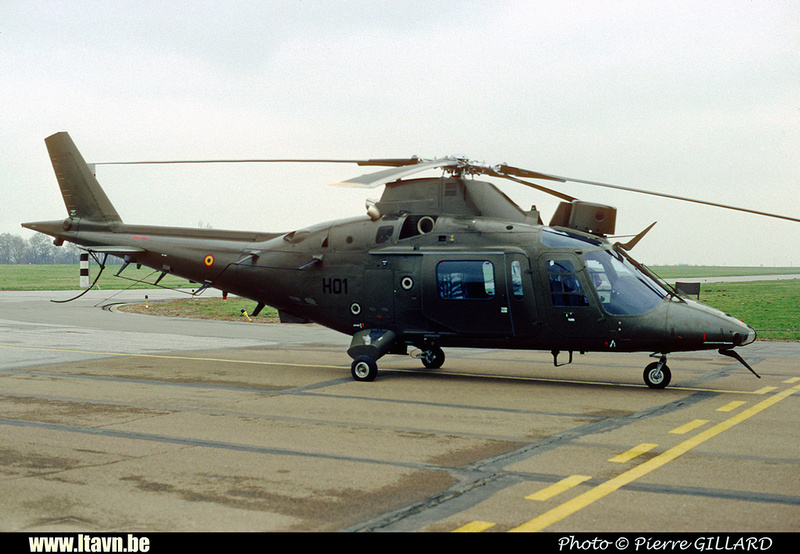 Pierre GILLARD: Aéronefs : Agusta A109BA &emdash; H01-020171