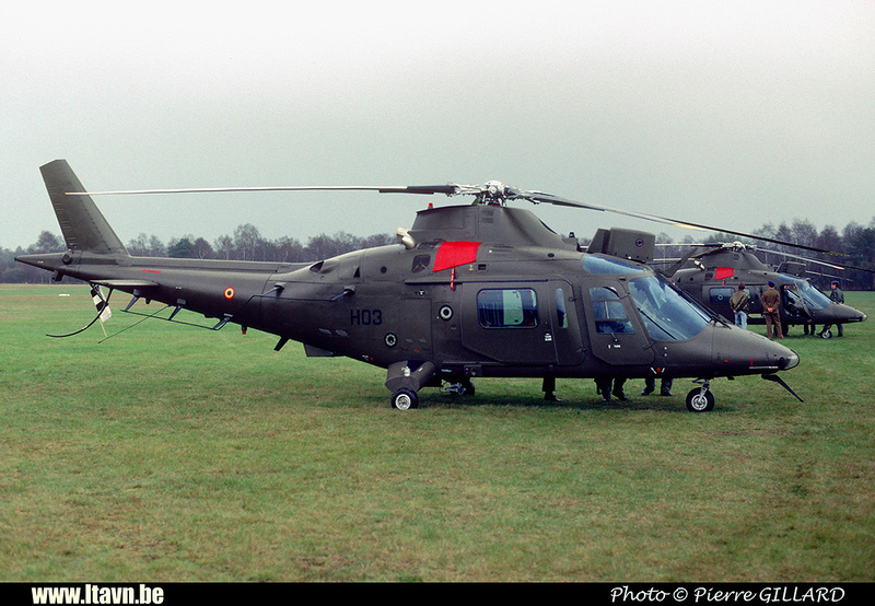 Pierre GILLARD: Aéronefs : Agusta A109BA &emdash; H03-020180