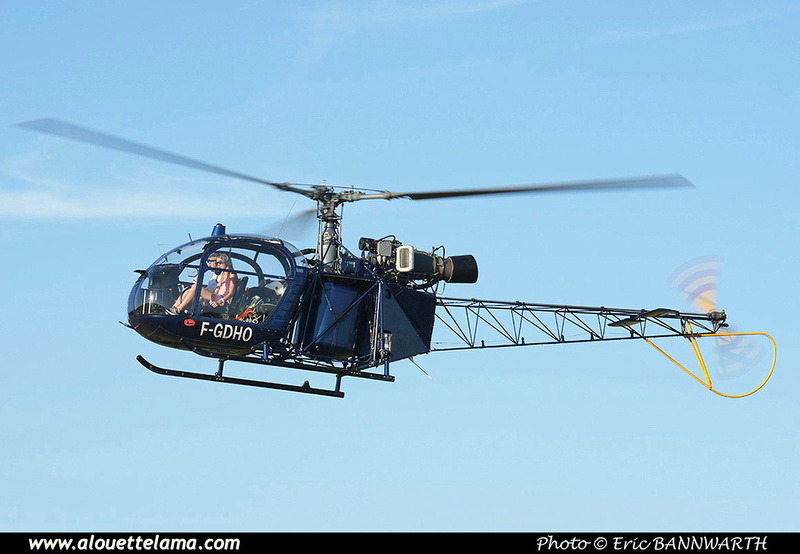 Pierre GILLARD: France - Private Helicopters - Hélicoptères privés &emdash; 008337