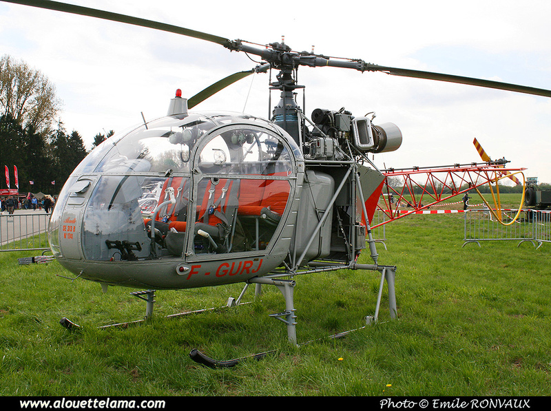 Pierre GILLARD: France - Private Helicopters - Hélicoptères privés &emdash; 030077