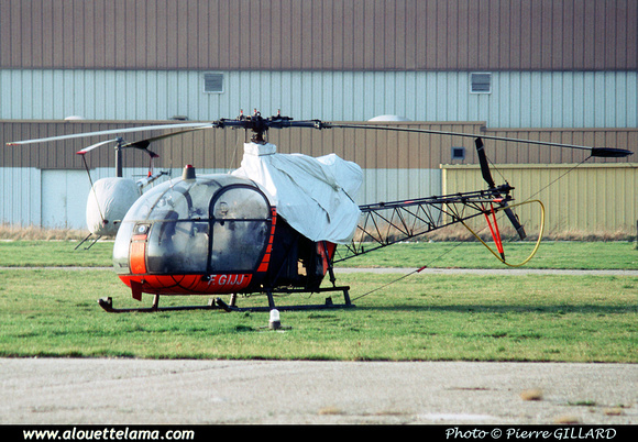 Pierre GILLARD: France - Private Helicopters - Hélicoptères privés &emdash; 006009