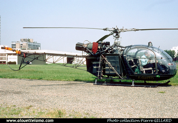 Pierre GILLARD: France - Private Helicopters - Hélicoptères privés &emdash; 006012