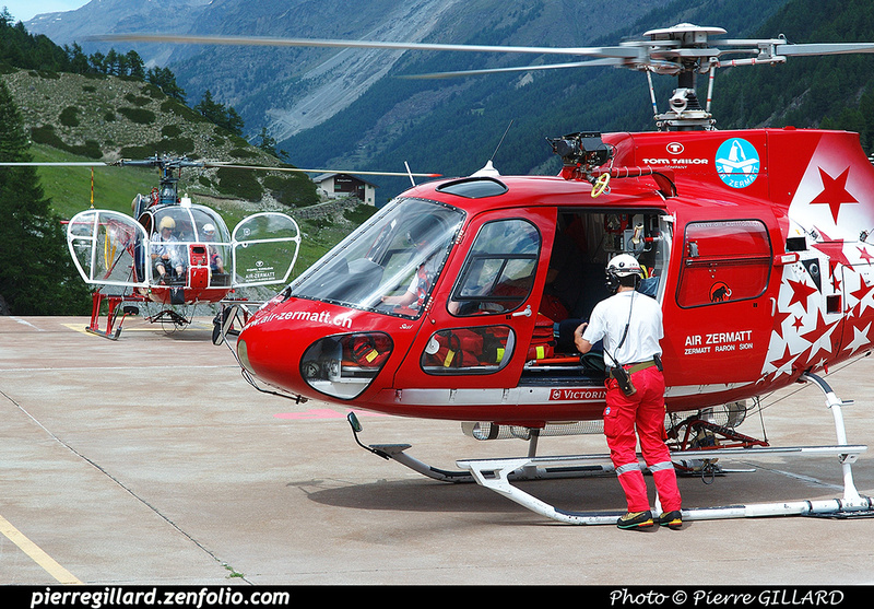 Pierre GILLARD: Air Zermatt - Zermatt Heliport &emdash; 2005-2655